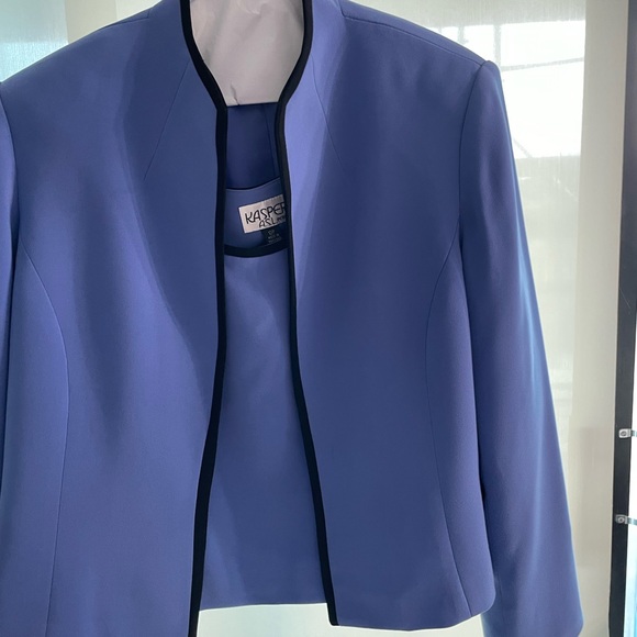 Kasper A.S.L. 3 piece Suit Blazer and Sleeveless Shirt - Picture 4 of 11